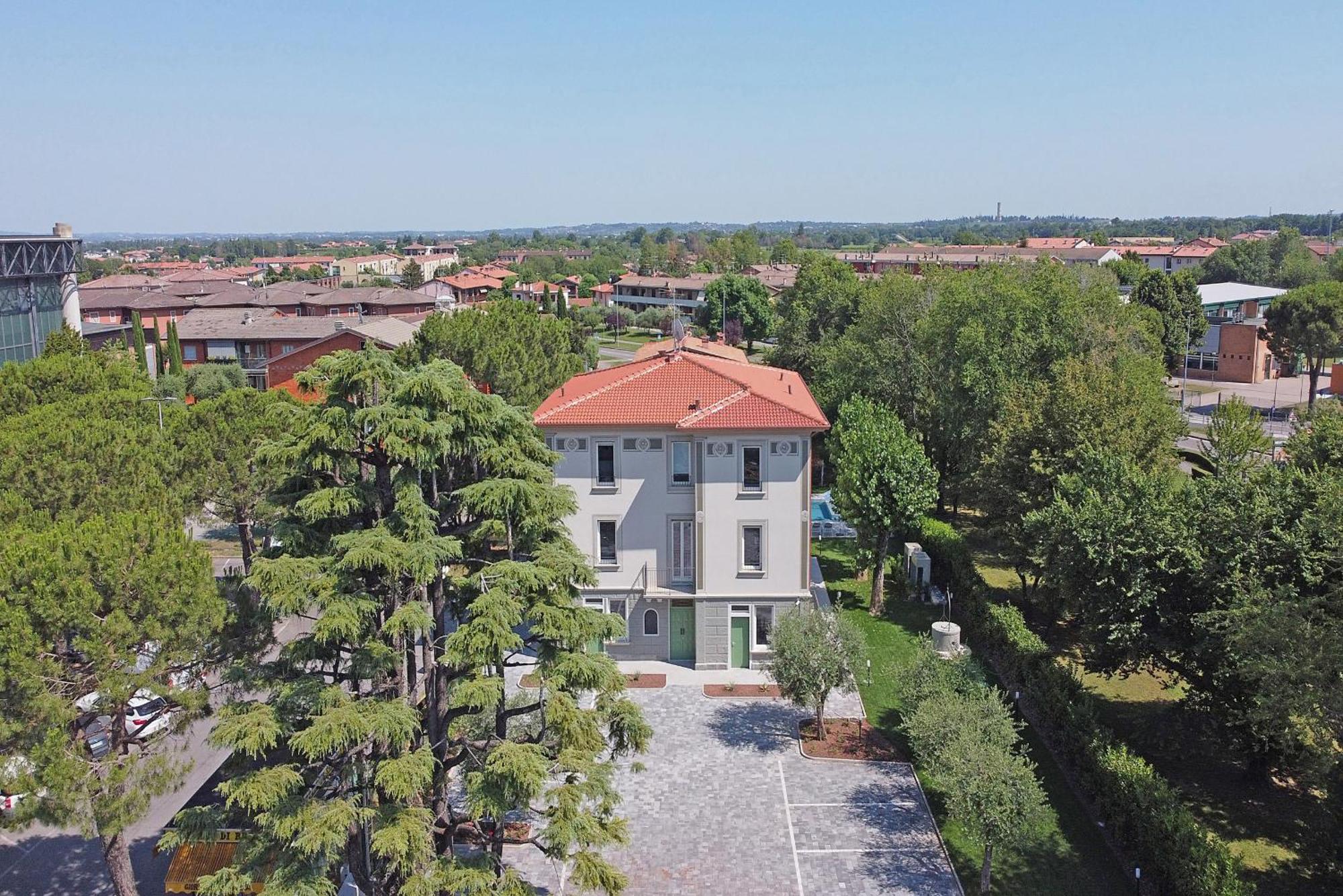 Villa Caterina Apartments By Wonderful Italy Desenzano del Garda Buitenkant foto