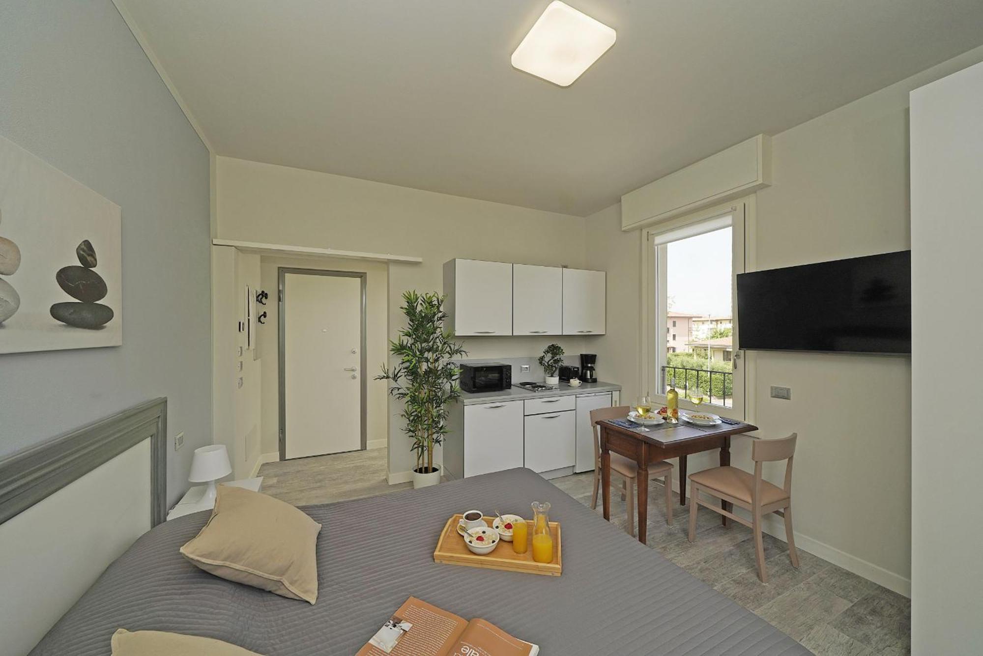 Villa Caterina Apartments By Wonderful Italy Desenzano del Garda Buitenkant foto