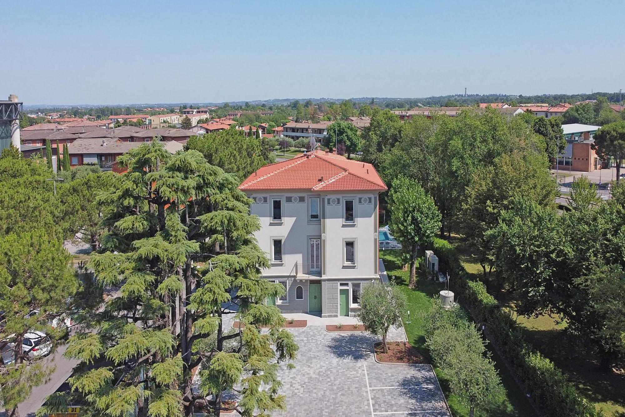 Villa Caterina Apartments By Wonderful Italy Desenzano del Garda Buitenkant foto