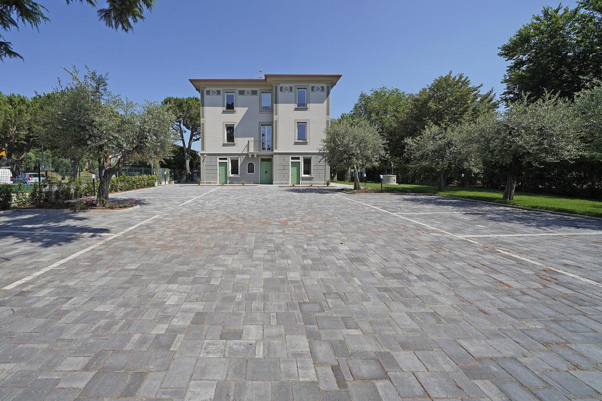 Villa Caterina Apartments By Wonderful Italy Desenzano del Garda Buitenkant foto