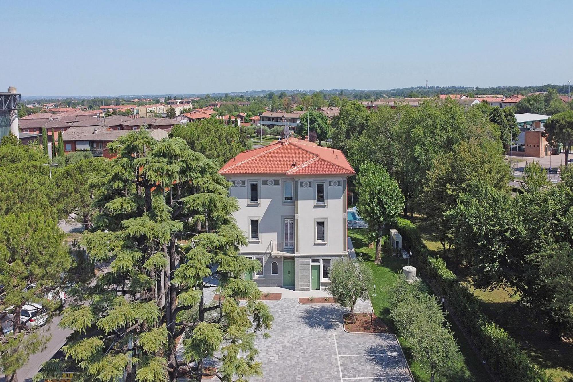 Villa Caterina Apartments By Wonderful Italy Desenzano del Garda Buitenkant foto