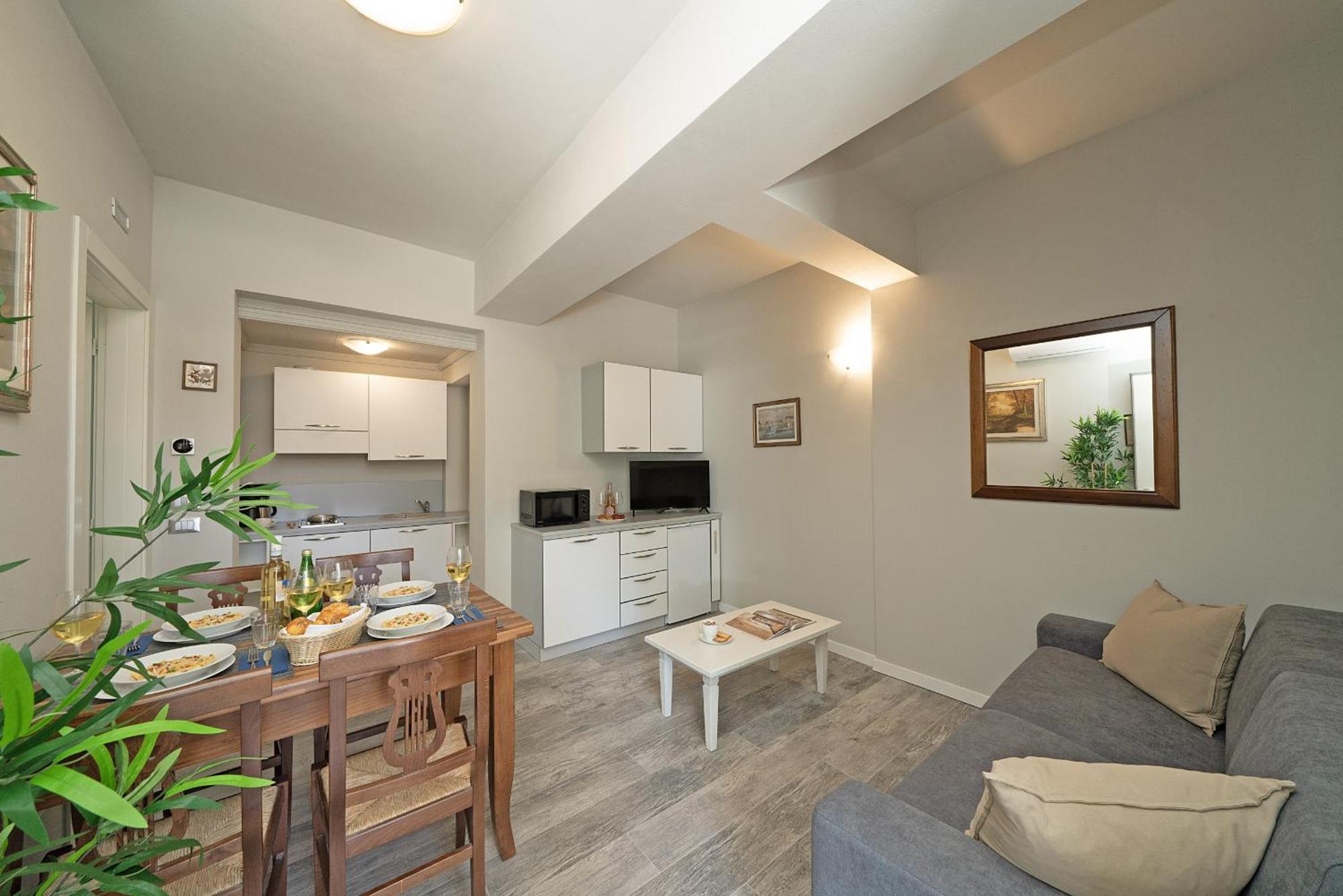 Villa Caterina Apartments By Wonderful Italy Desenzano del Garda Buitenkant foto