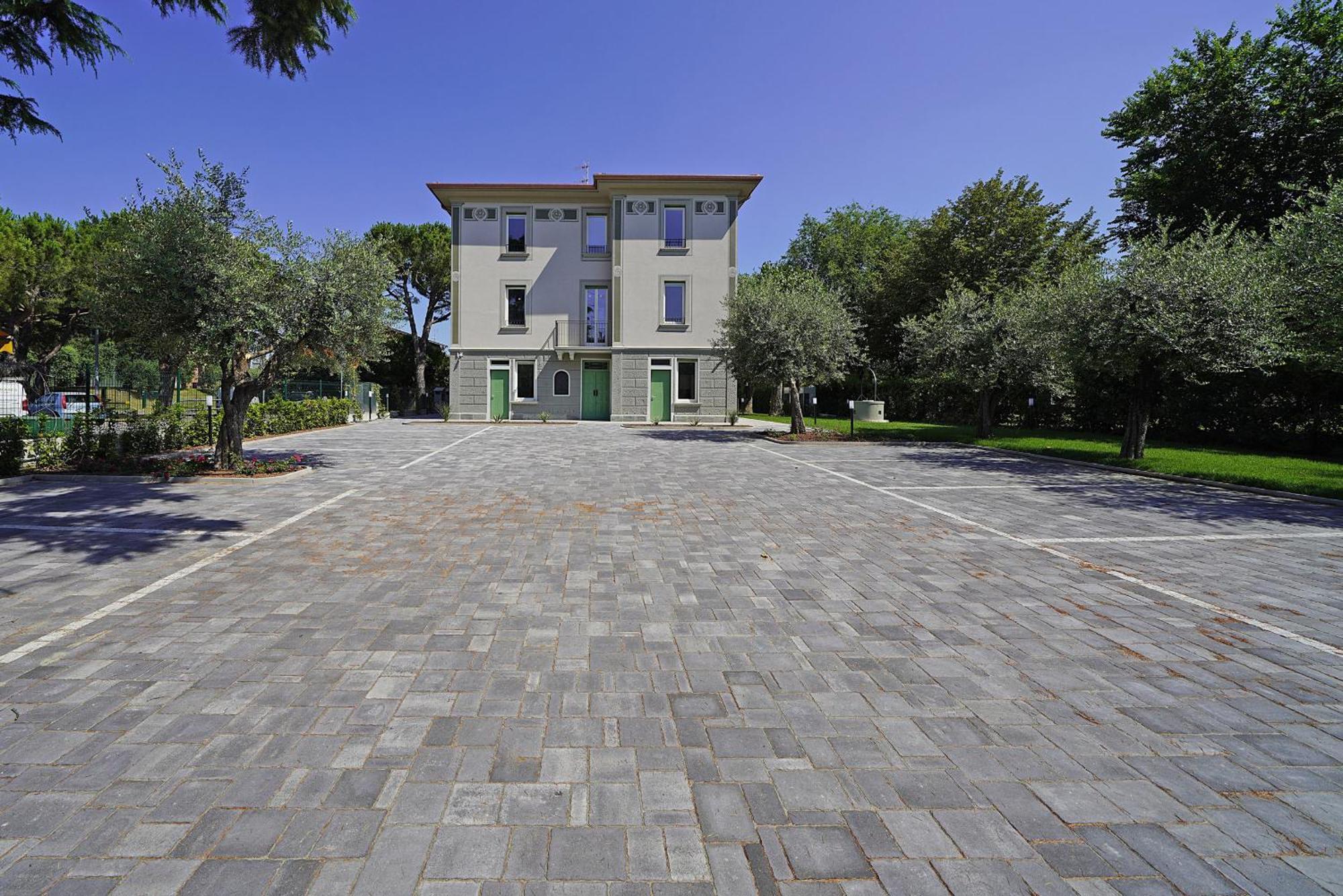 Villa Caterina Apartments By Wonderful Italy Desenzano del Garda Buitenkant foto