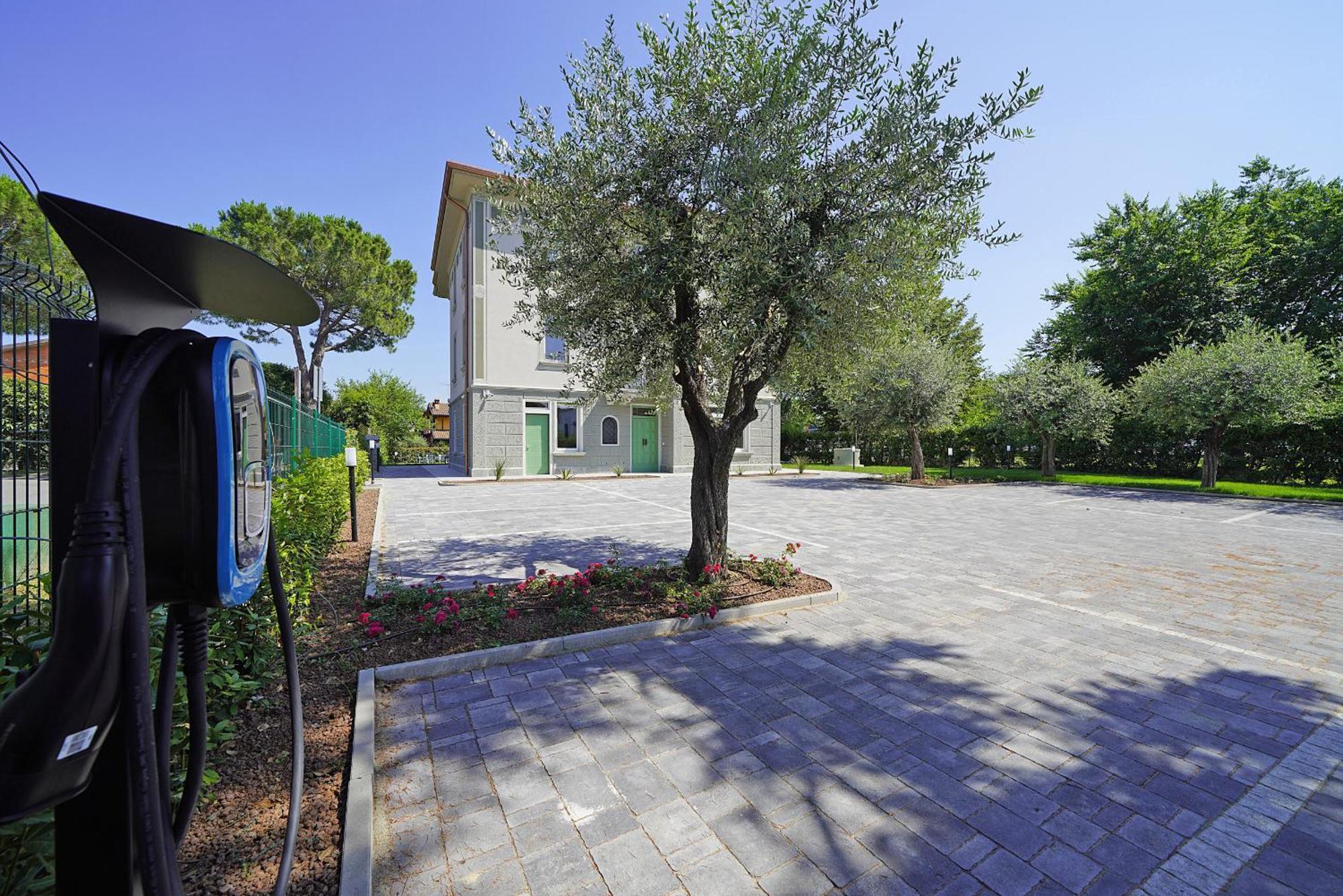 Villa Caterina Apartments By Wonderful Italy Desenzano del Garda Buitenkant foto